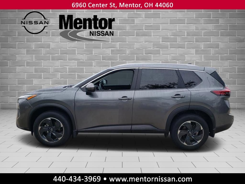 2024 Nissan Rogue SV photo 3