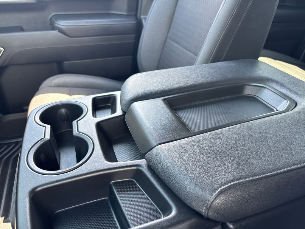 2024 Chevrolet Silverado 1500 LT photo 15