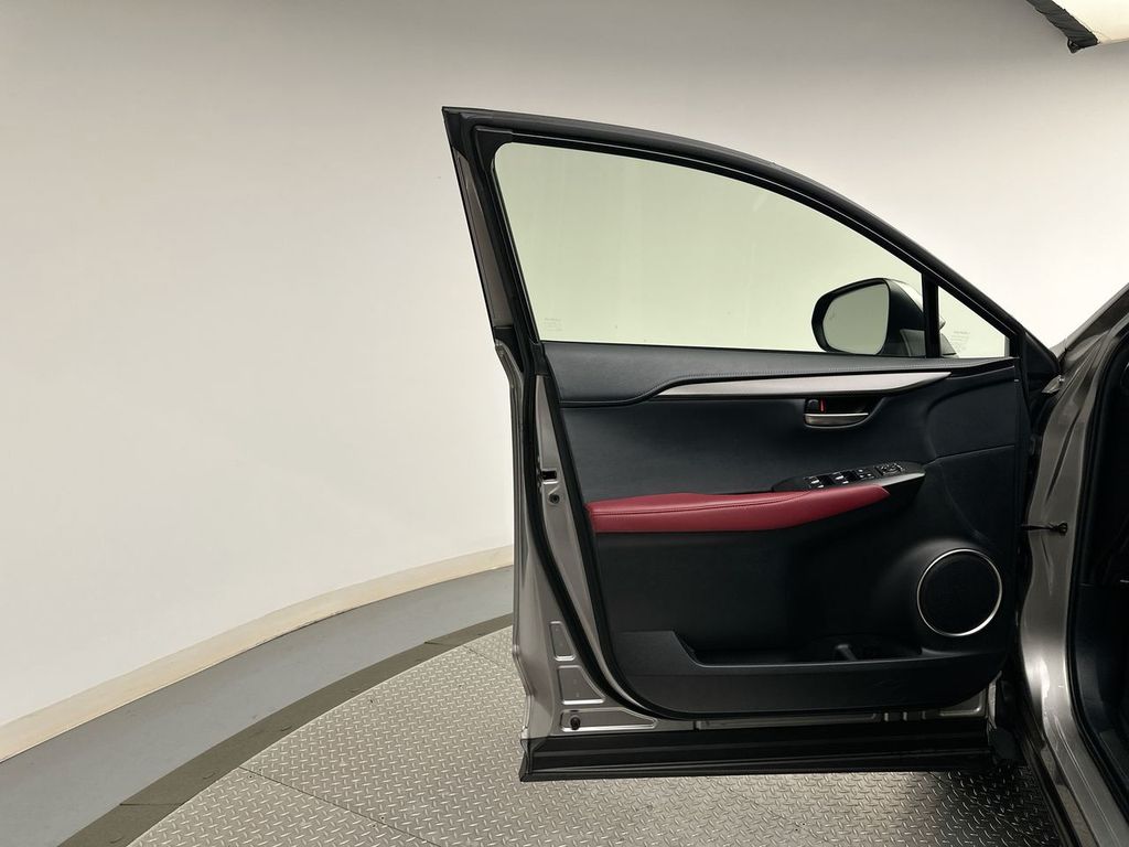 2021 Lexus NX 300 photo 9