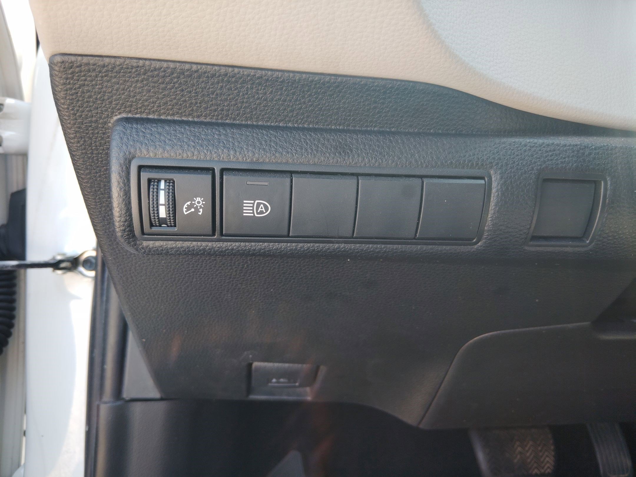 2022 Toyota Corolla LE photo 15