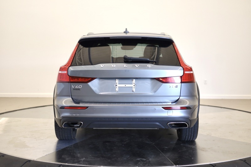 2020 Volvo V60 Cross Country T5 AWD photo 3
