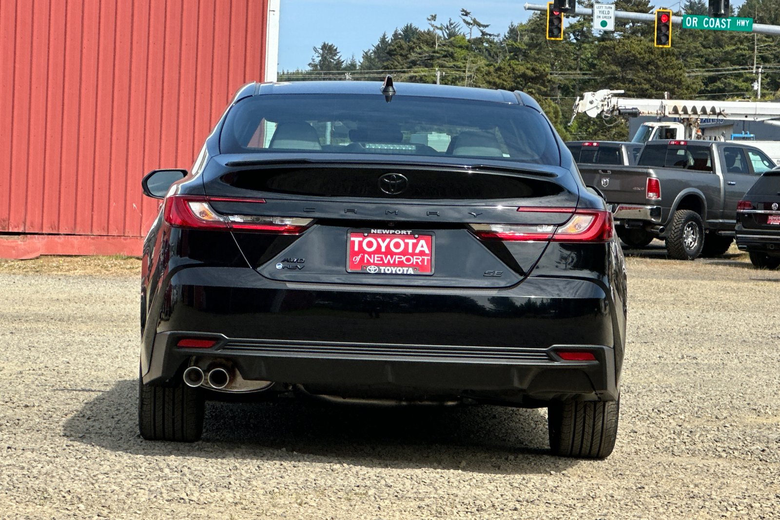 2025 Toyota Camry SE photo 5
