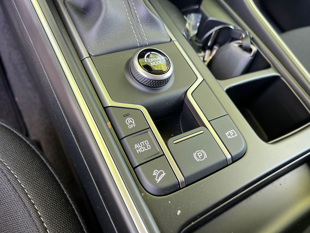 2025 Kia Sorento LX photo 26