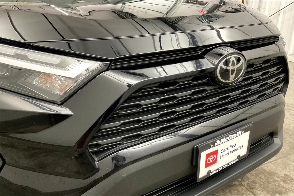 2024 Toyota RAV4 XLE photo 25