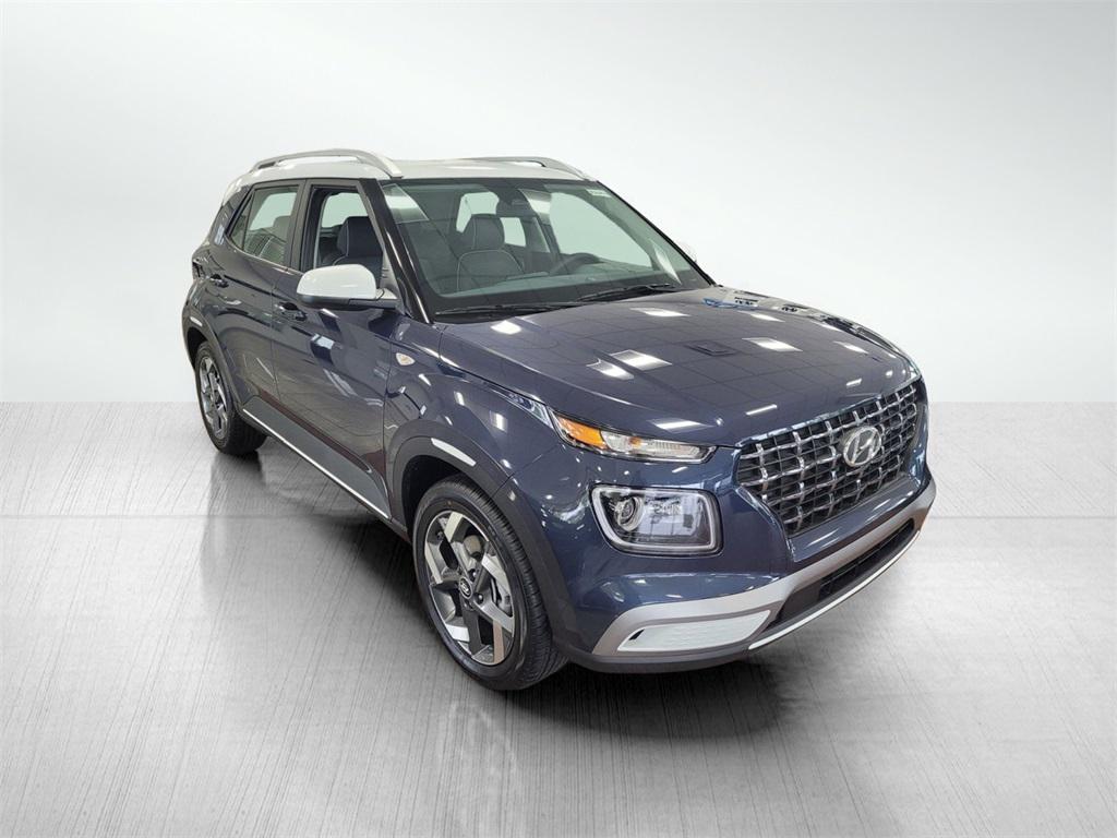 2025 Hyundai Venue Limited photo 2
