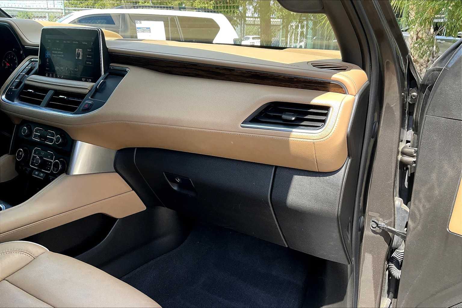 2021 Chevrolet Tahoe Premier photo 16