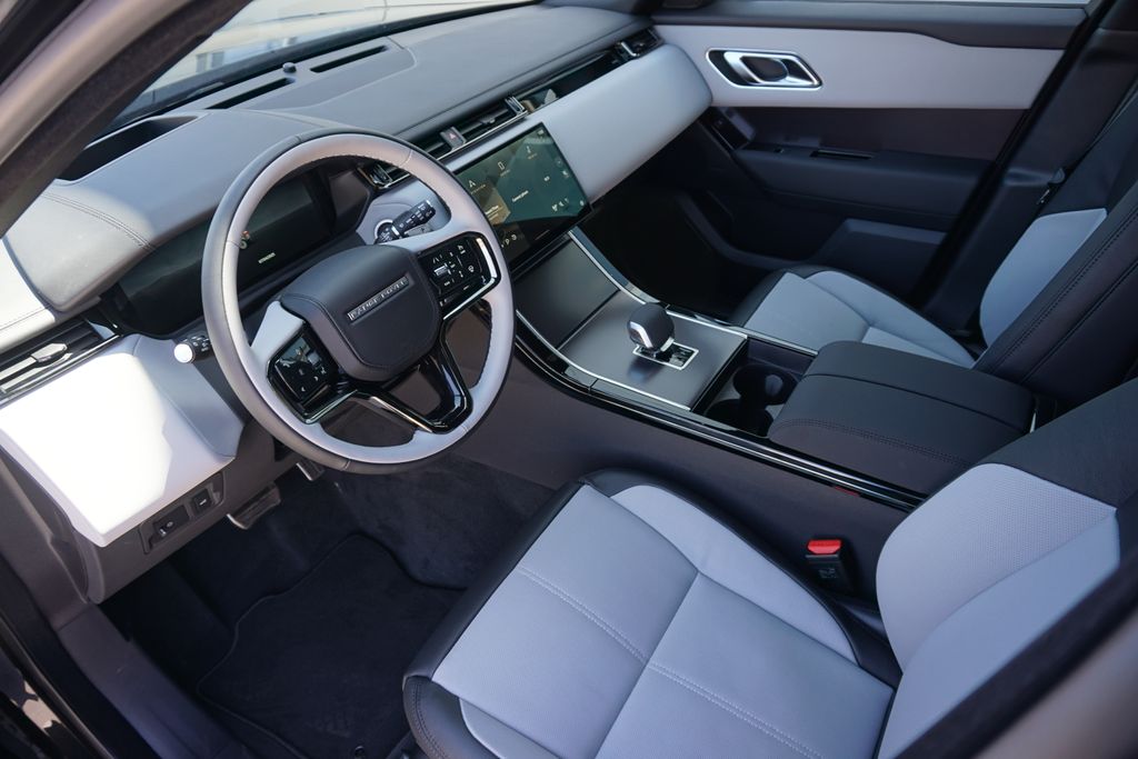 2026 Land Rover Range Rover Velar SE photo 27