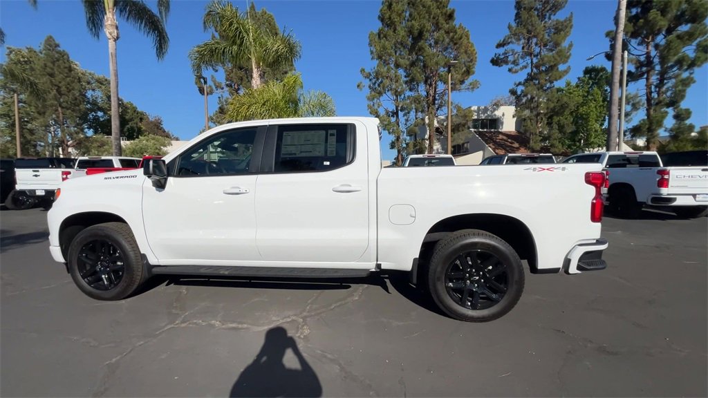 2025 Chevrolet Silverado 1500 RST photo 4