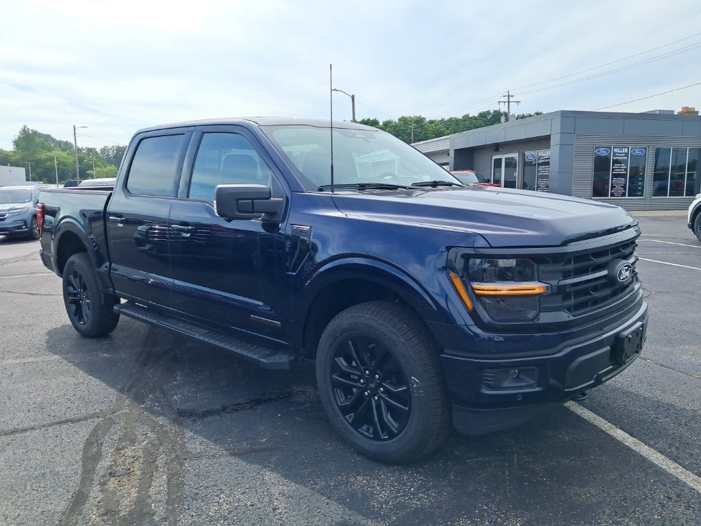2025 Ford F-150 XLT photo 2
