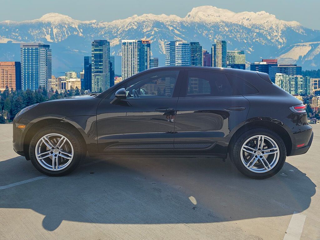 2024 Porsche Macan T photo 5