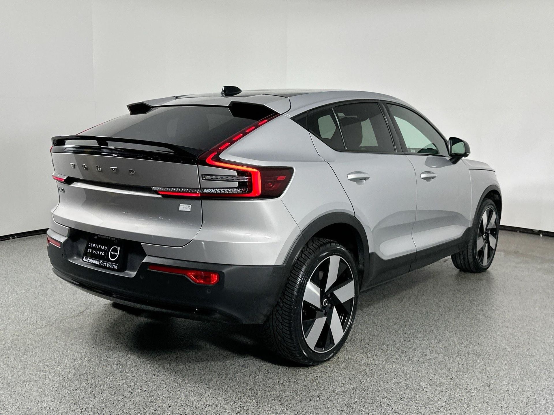2023 Volvo C40 Recharge Ultimate photo 4