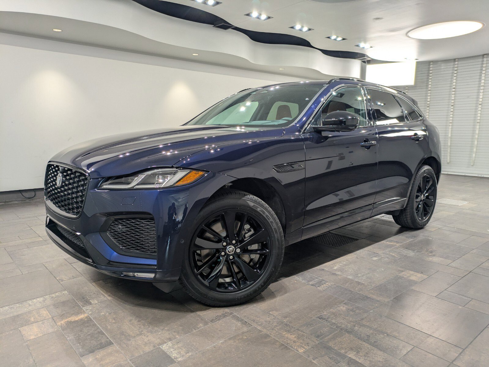 2026 Jaguar F-Pace R-Dynamic S's photo
