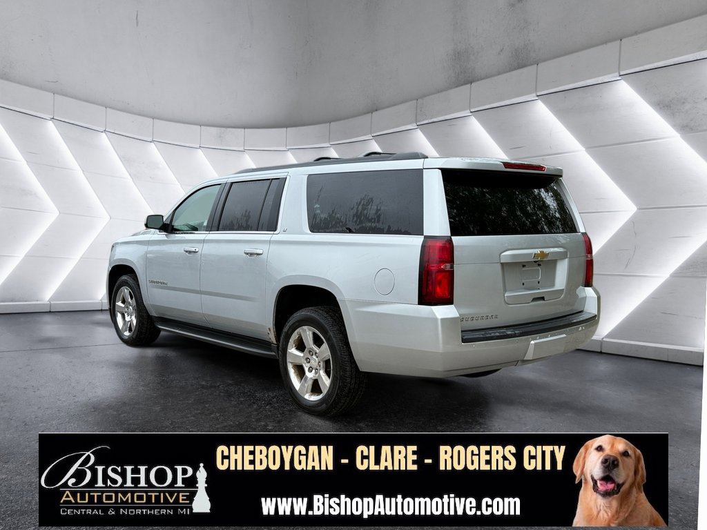 2016 Chevrolet Suburban LT photo 11