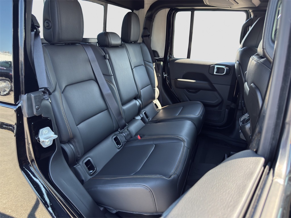 2025 Jeep Gladiator Rubicon photo 18