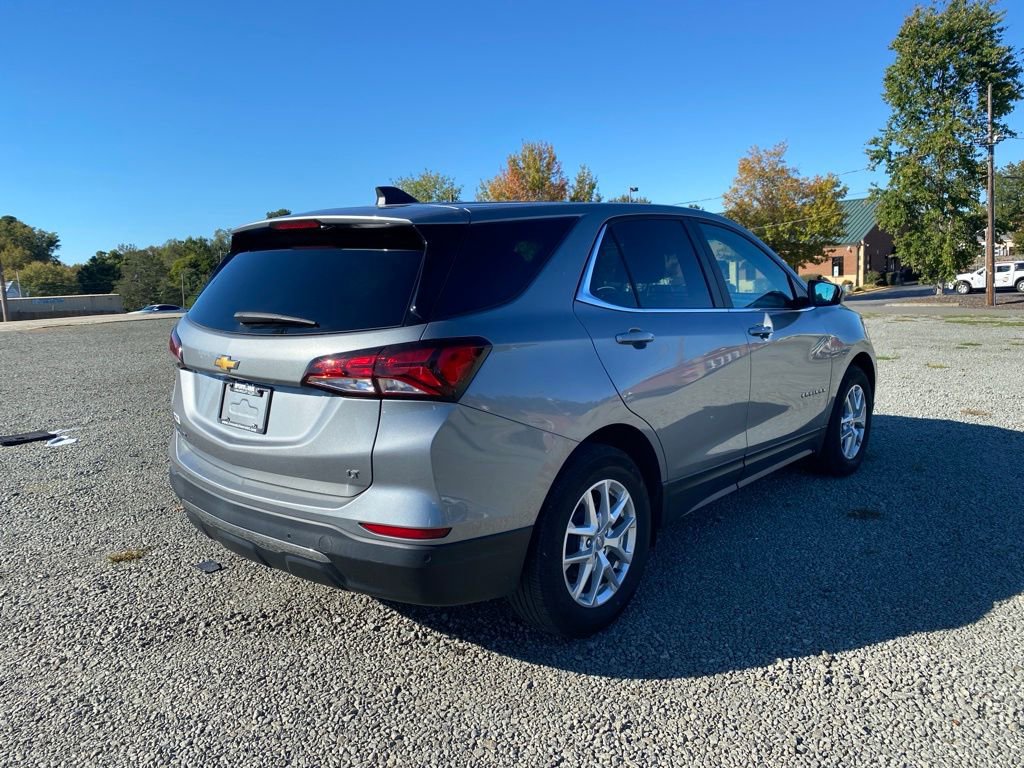 2023 Chevrolet Equinox LT photo 3