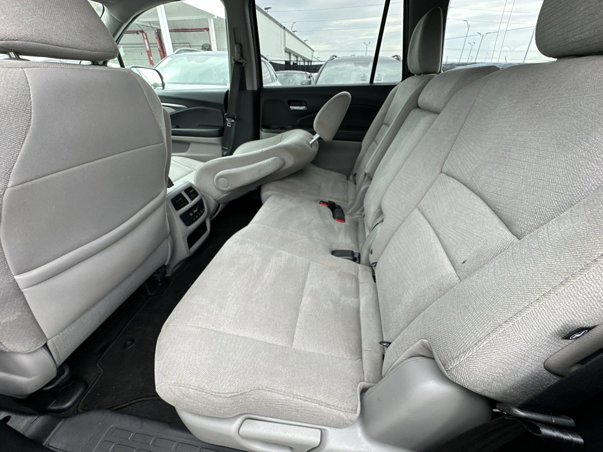 2018 Honda Pilot EX photo 24