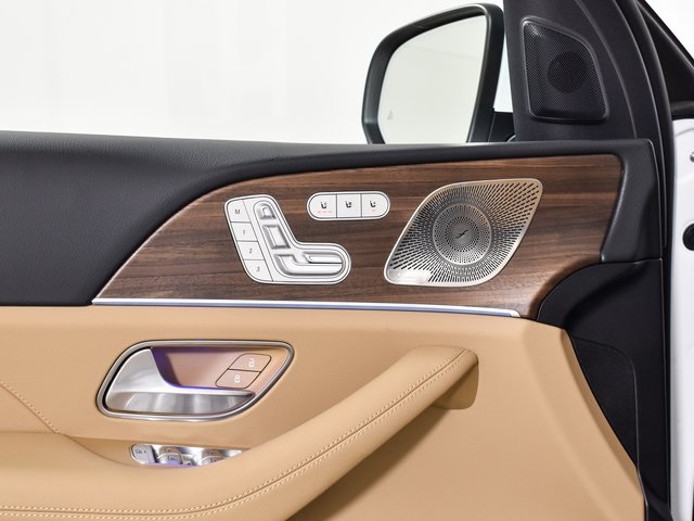 2026 Mercedes Benz GLS 580 4MATIC photo 9