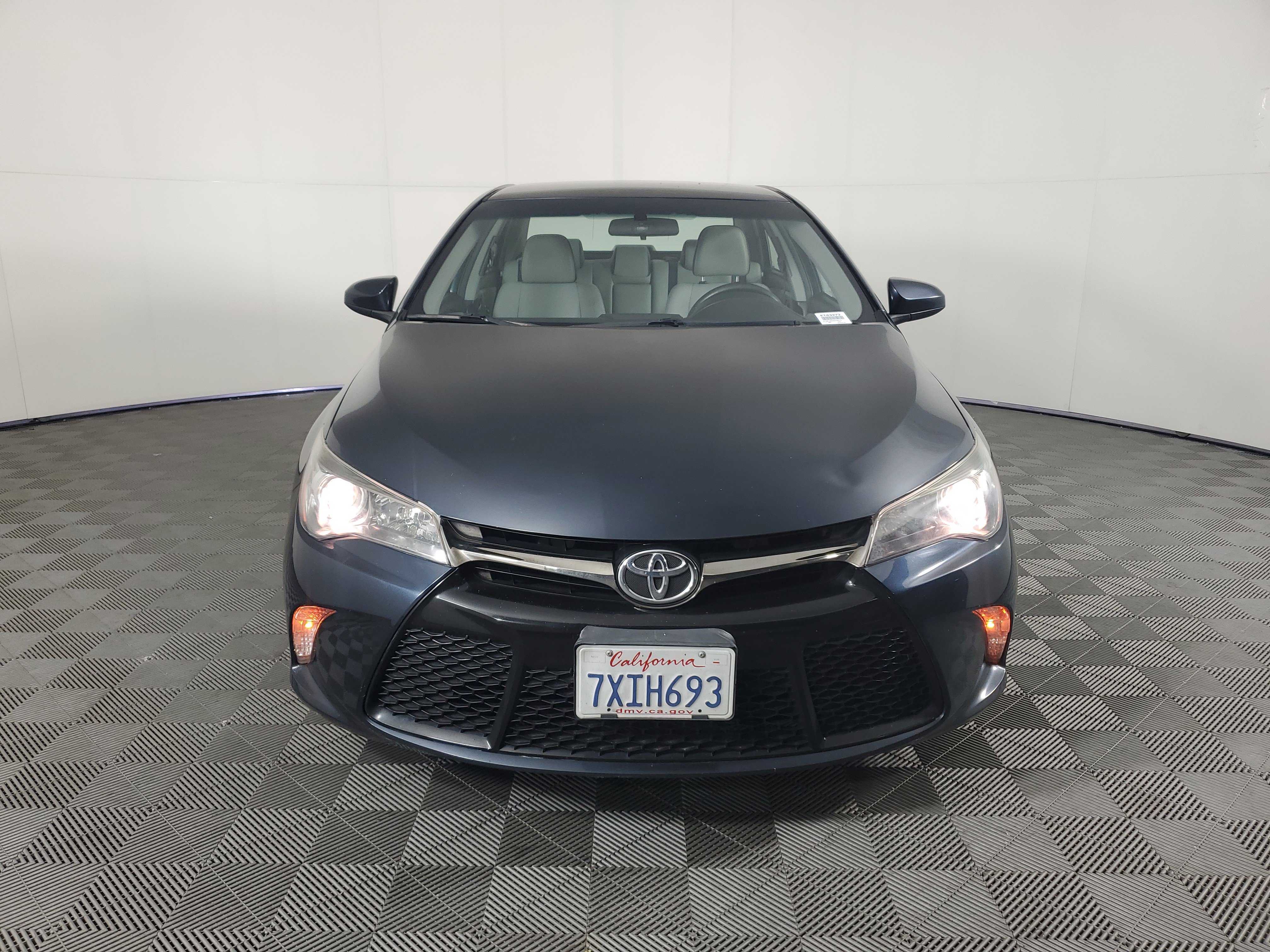 Used 2017 Parisian Night Pearl Toyota SE image 9