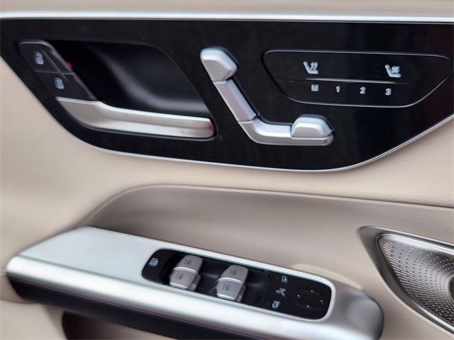 2025 Mercedes Benz GLC 350e 4MATIC photo 10