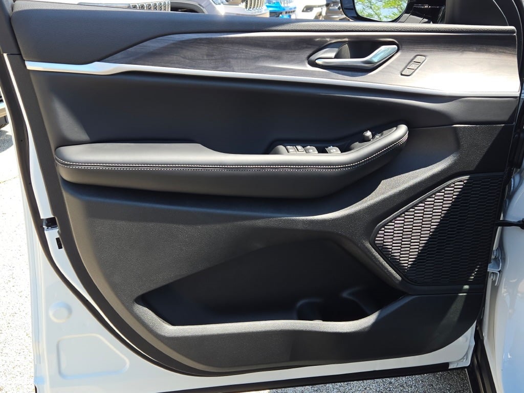2025 Jeep Grand Cherokee Limited photo 21