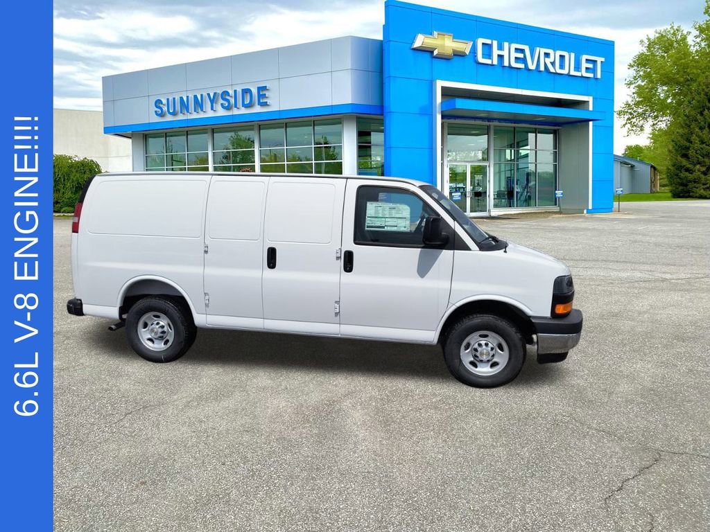 2025 Chevrolet Express Cargo 3500 photo 2
