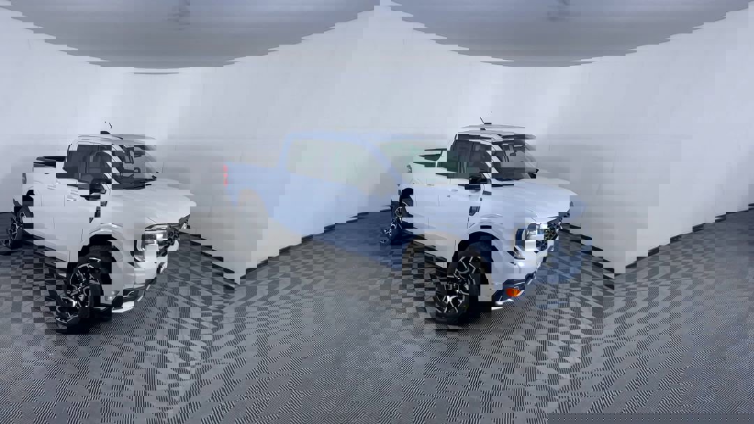 2025 Ford Maverick Lariat photo 2