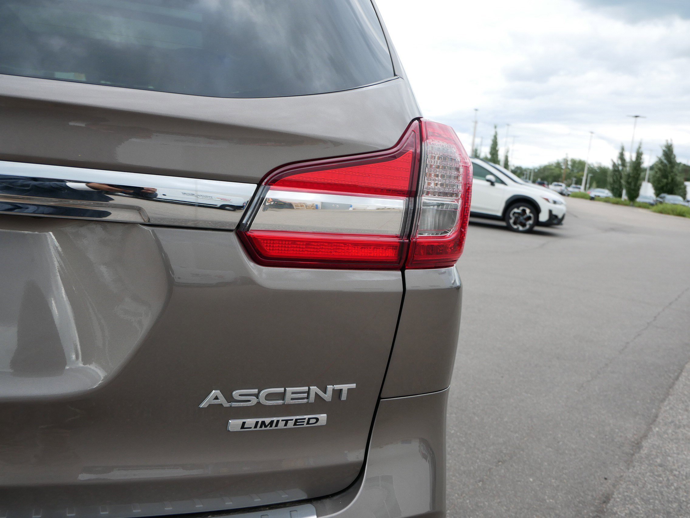 2022 Subaru Ascent Limited photo 17