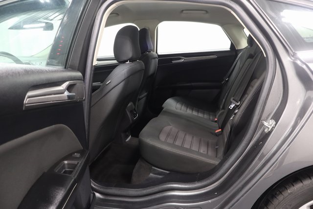 2020 Ford Fusion SE photo 13