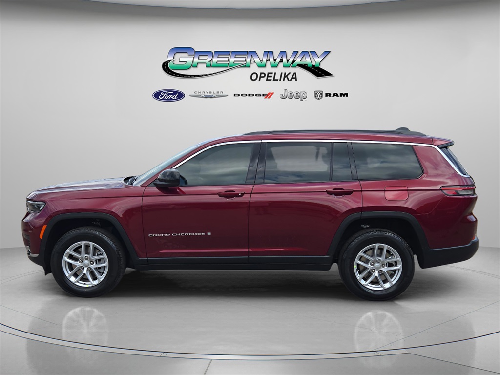 2025 Jeep Grand Cherokee Laredo photo 3