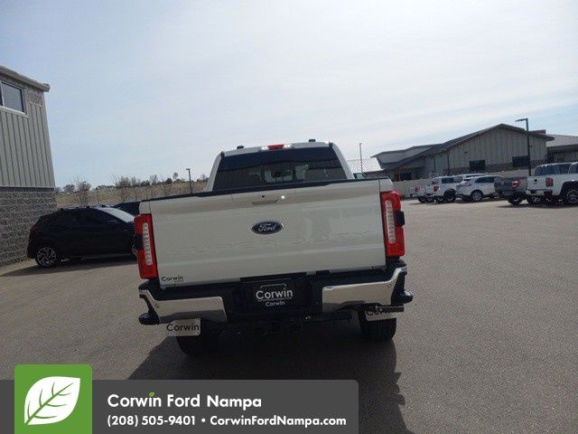 2025 Ford F-350 Lariat photo 4