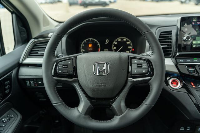 2026 Honda Odyssey Touring photo 9