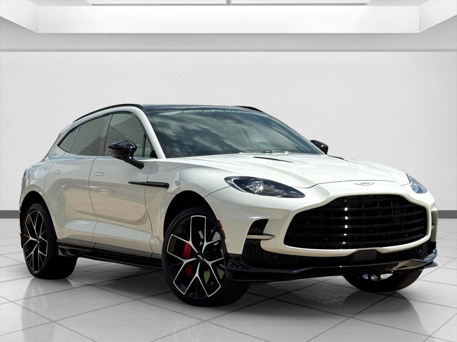 2025 Aston Martin DBX 707's photo