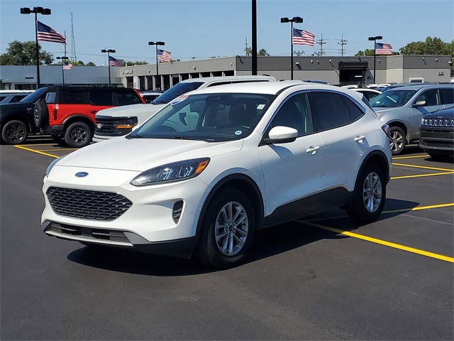 2020 Ford Escape SE photo 2