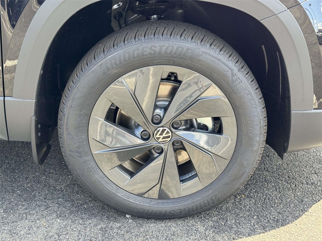 2025 Volkswagen Taos S photo 11