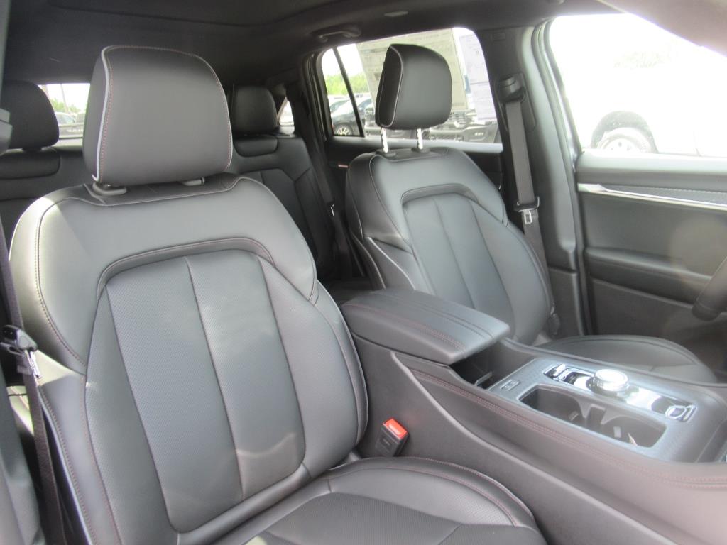 2025 Jeep Wagoneer S Limited photo 9