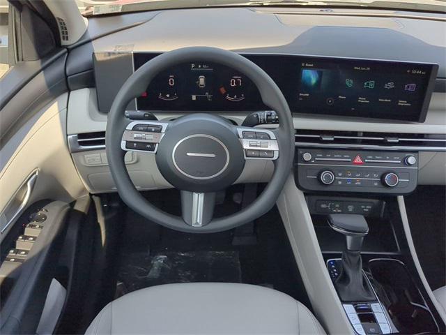 2025 Hyundai Tucson SE photo 16