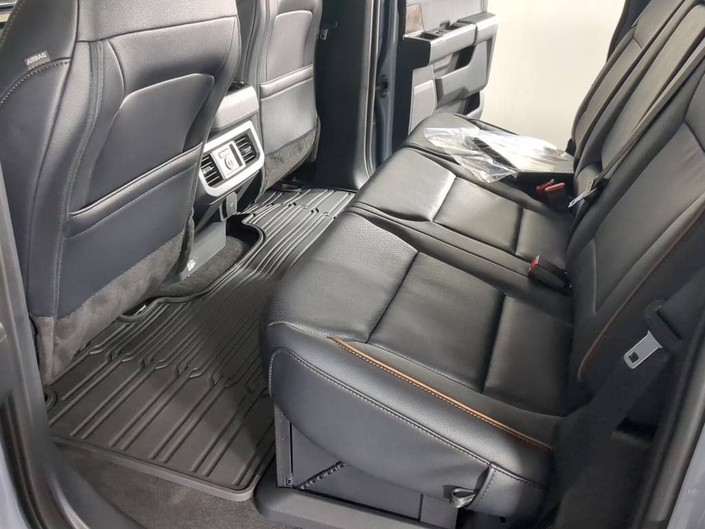 2025 Ford F-350 Lariat photo 12