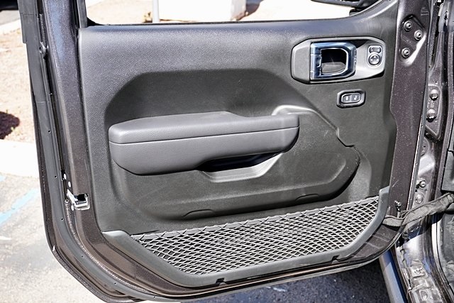 New 2025 Granite Crystal Metallic Clear-Coat Exterior Paint Jeep Willys image 29