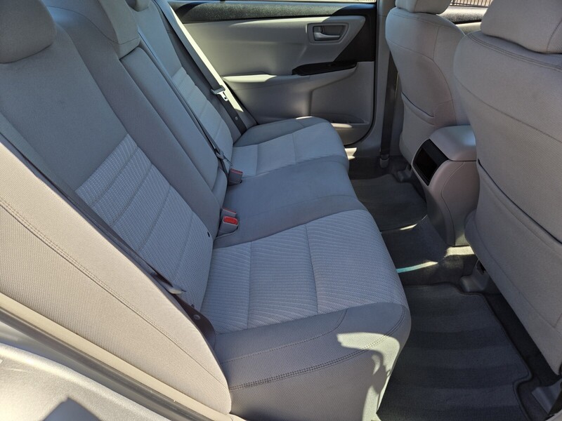 2017 Toyota Camry LE photo 8