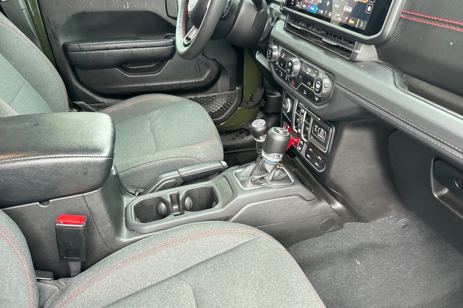 2024 Jeep Wrangler Rubicon photo 16
