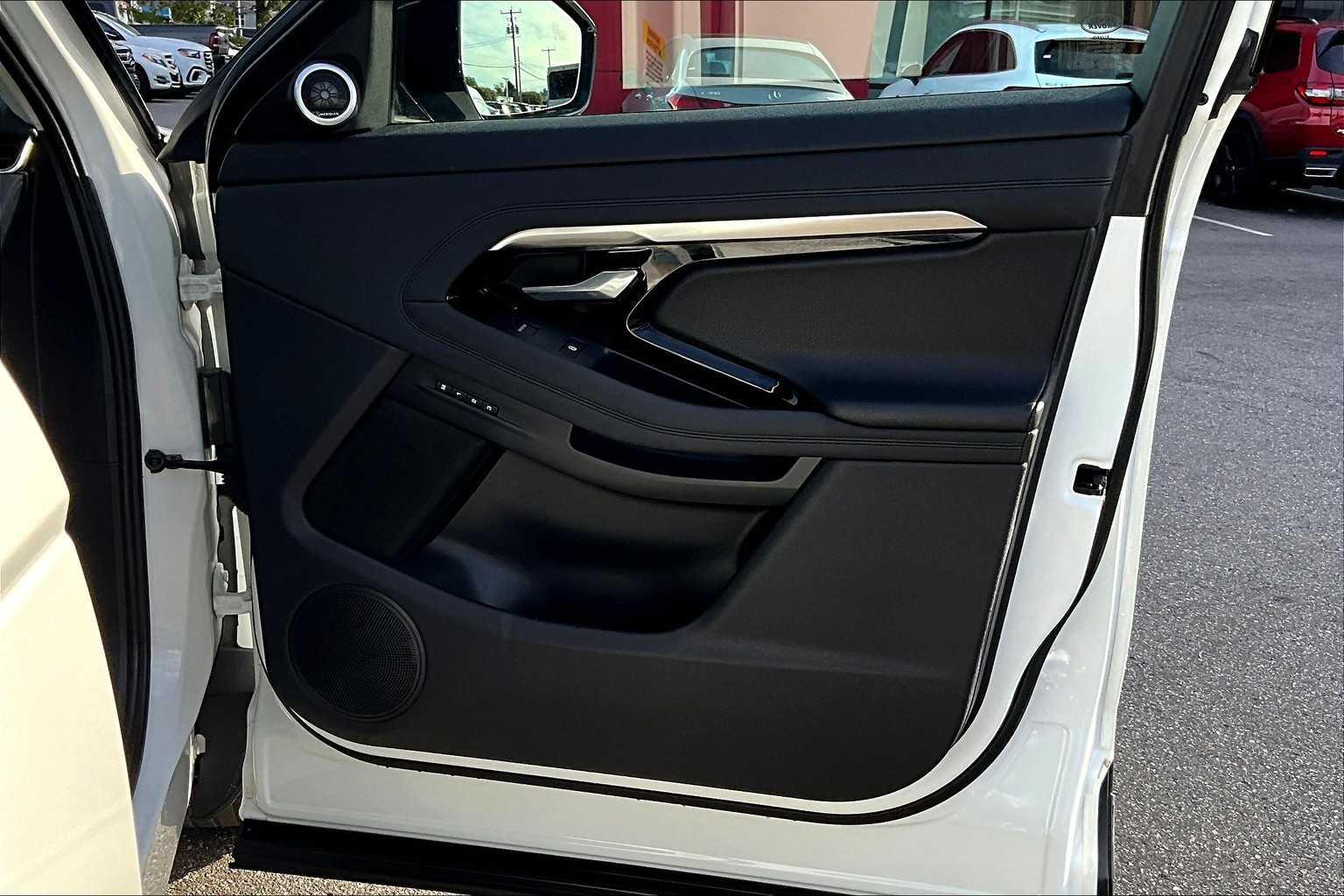 2020 Land Rover Range Rover Evoque S photo 21
