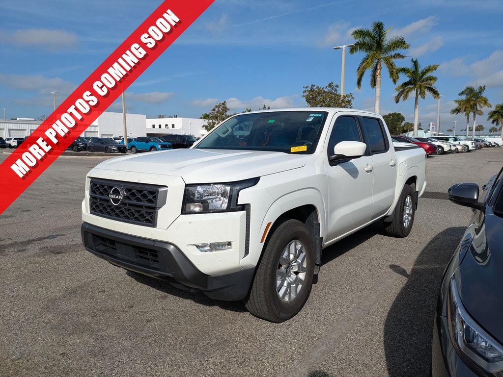 2022 Nissan Frontier SV's photo