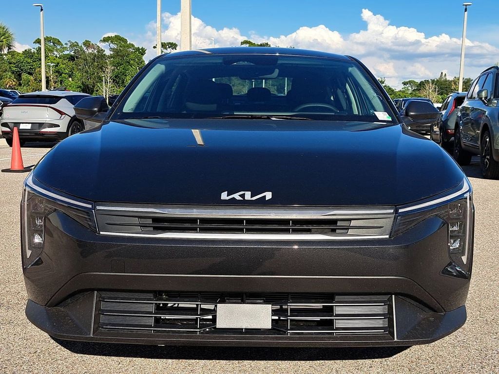 2025 Kia K4 LXS photo 9