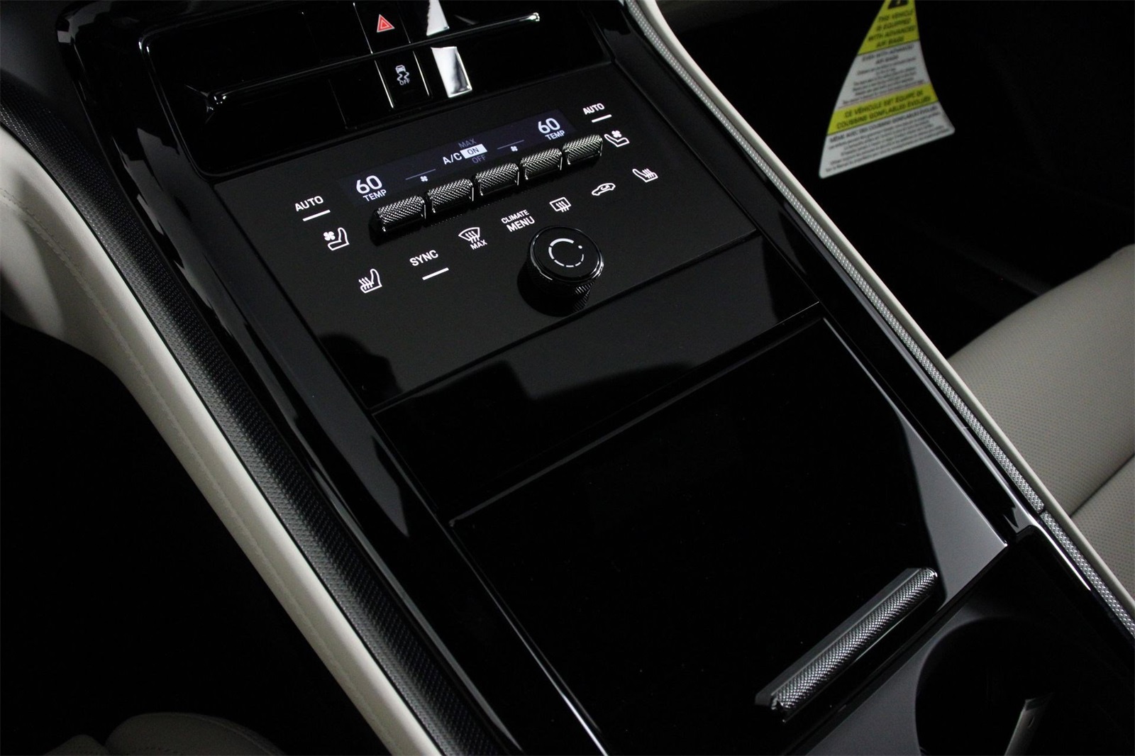 2025 Porsche Panamera 4 photo 14
