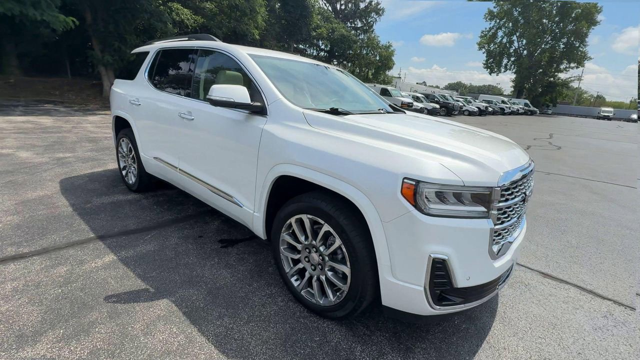 2022 Gmc Acadia Denali photo 2