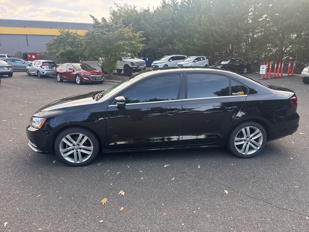 2017 Volkswagen Jetta 1.8T SEL photo 4