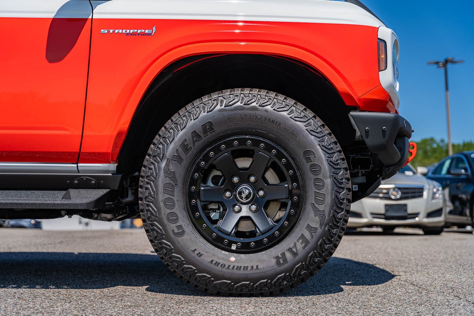 2025 Ford Bronco First Edition photo 8