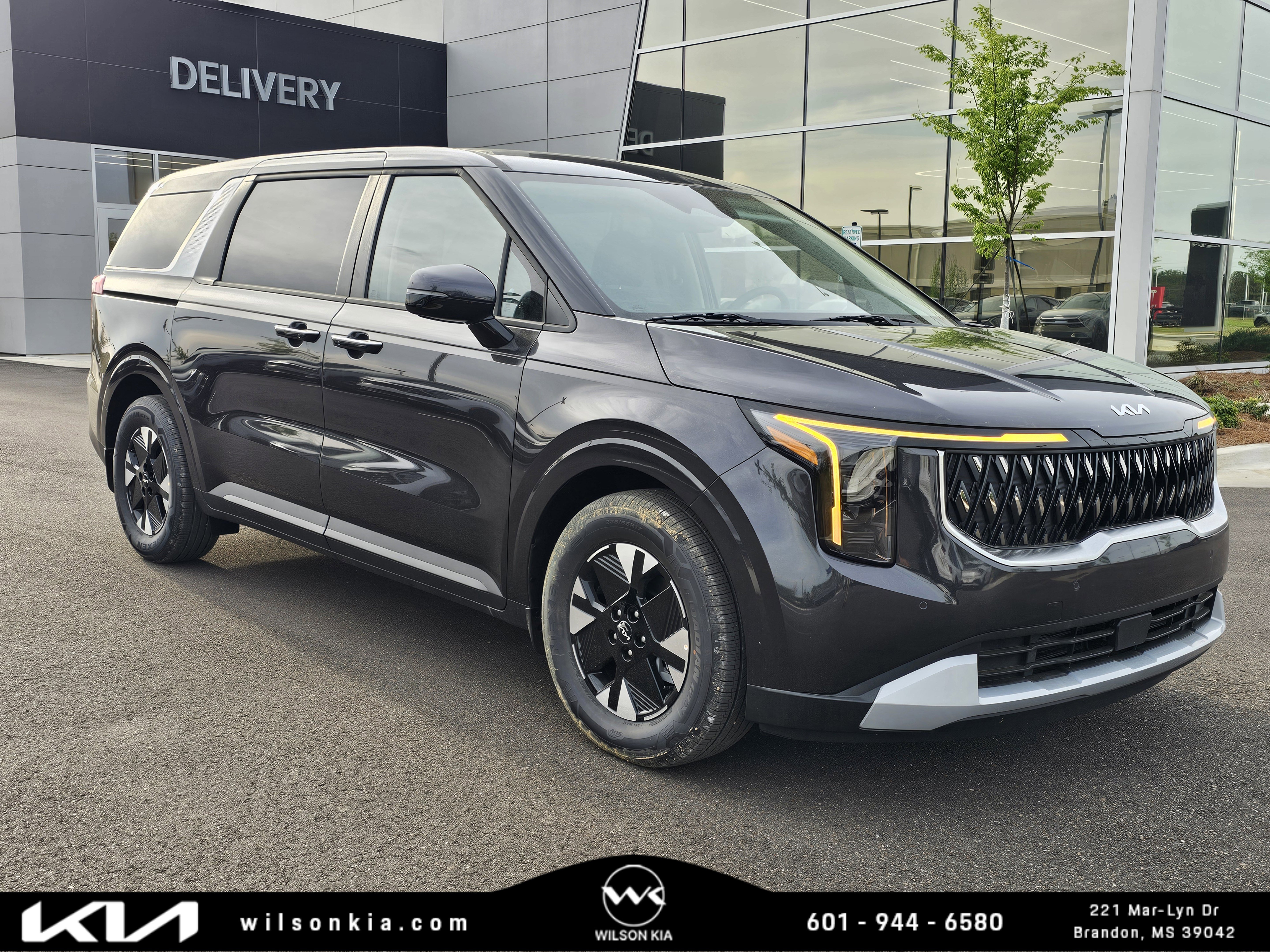 2025 Kia Carnival LXS's photo