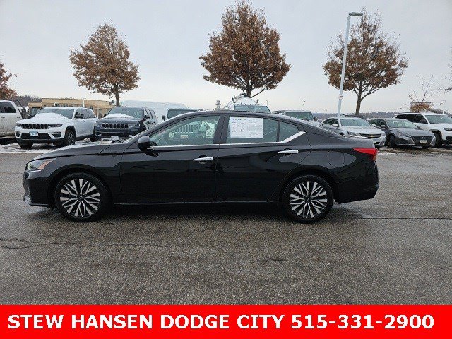 2024 Nissan Altima SV