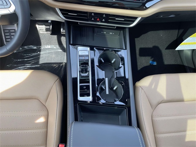 2025 Volkswagen Atlas Cross Sport SEL R-Line photo 20